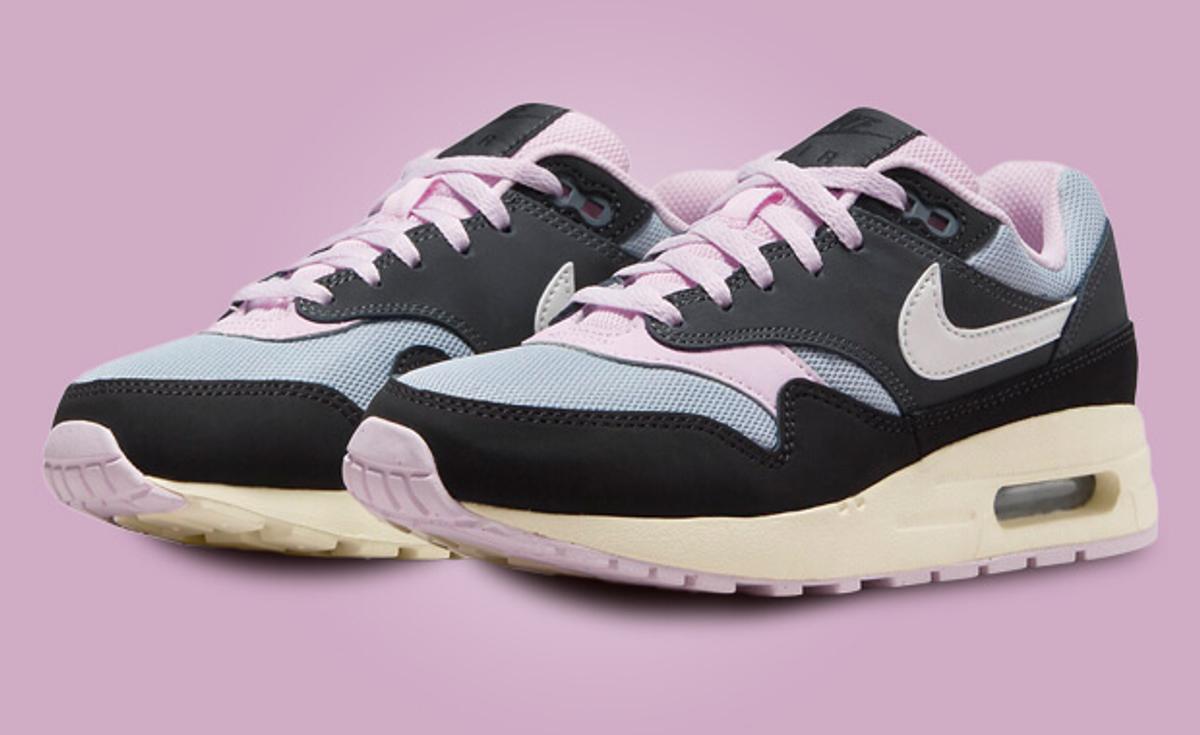 Pink Foam Highlights the Nike Air Max 1 Black Anthracite