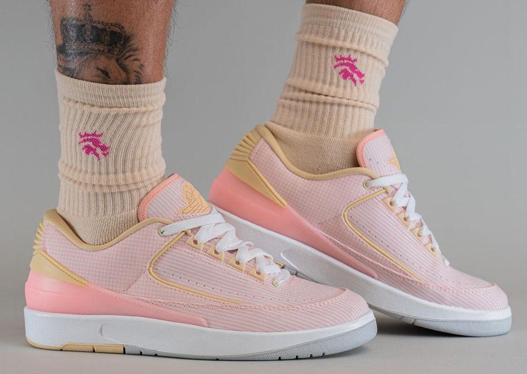 Pink low top clearance jordans