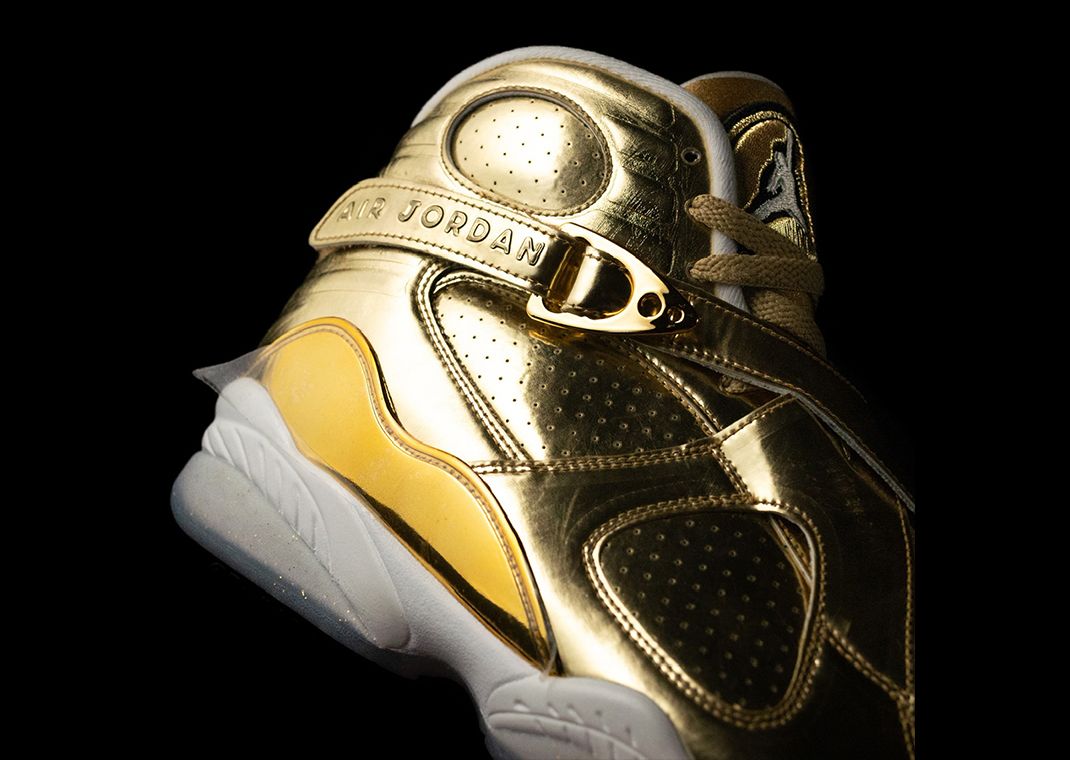 Gold store jordan 8