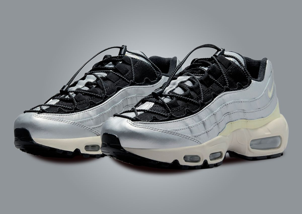 Nike air max 95 trainers in silver and beige Clearance