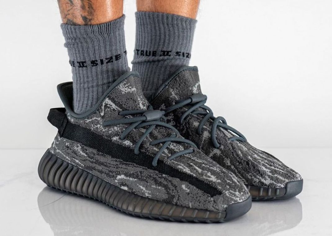 Yeezy boost hot sale dark grey