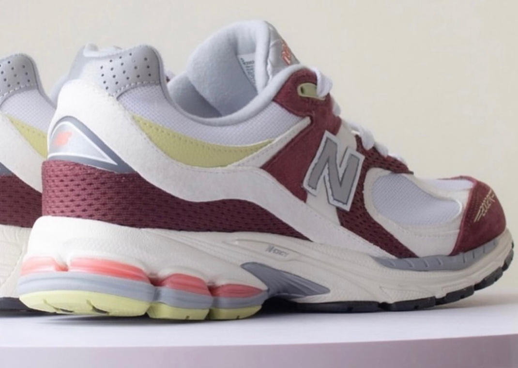 スニーカー New Balance 2002R Up There Backyard Legends II Up There x New Balance 2002R 