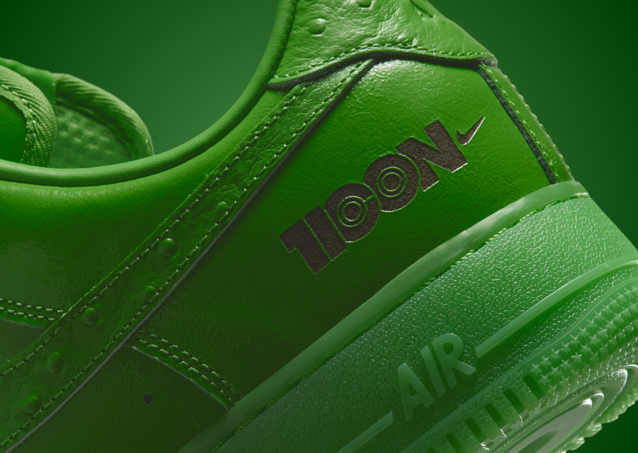 soar様アップル Iconic: Nike's Latest LX Air Force 1 Icon Green Apple Adds Ostrich
