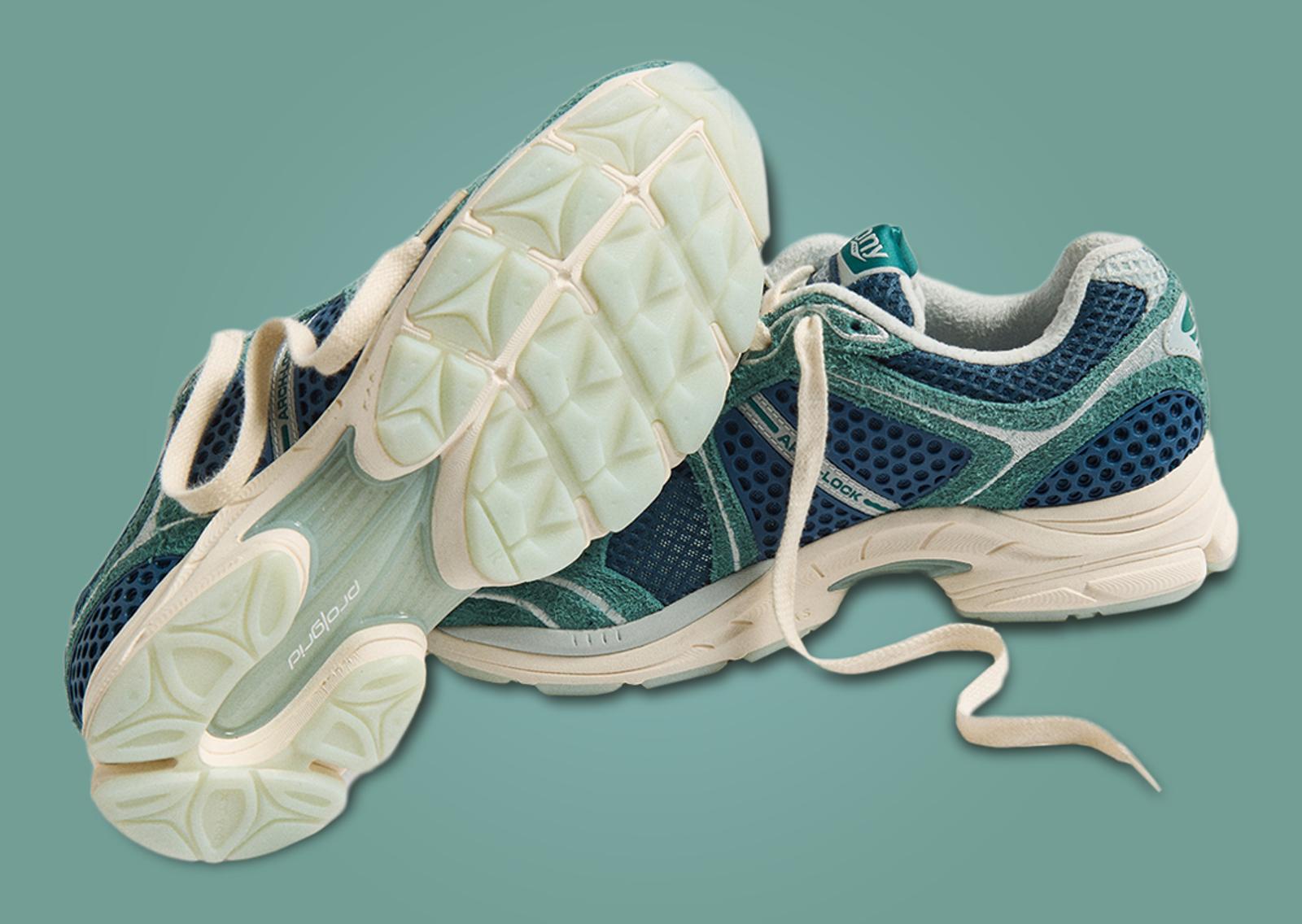 END x Saucony Triumph 4 Nessie Outsole & Medial