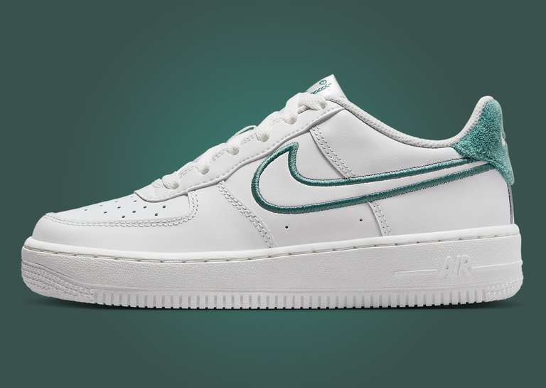 Nike Air Force 1 Low Resort & Sport Lateral