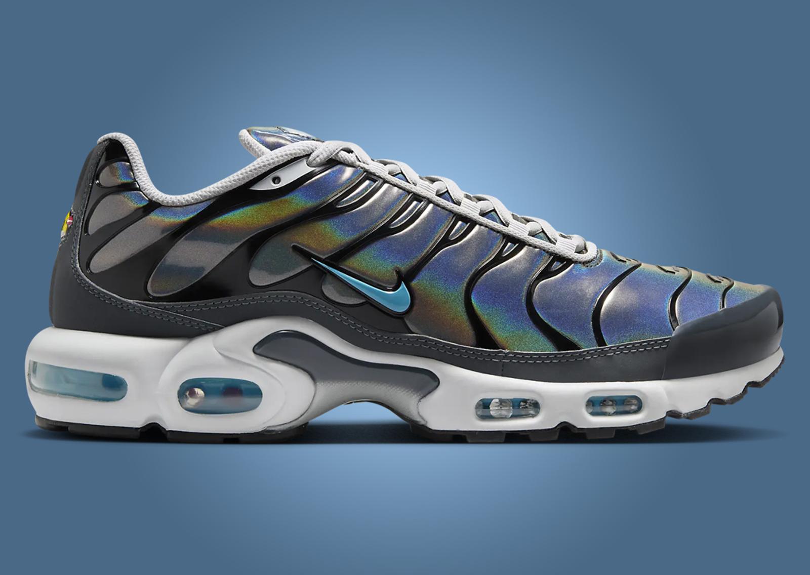 Nike Air Max Plus Holographic Lateral Right