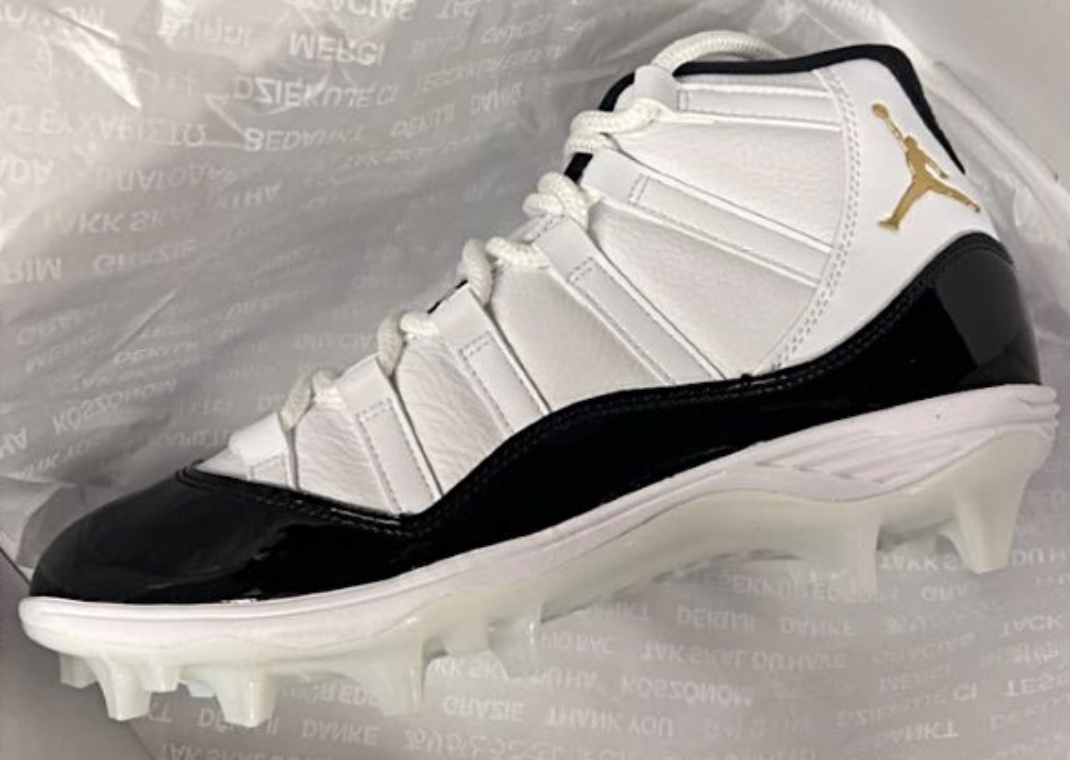 Jordan 11 cheap metal cleats