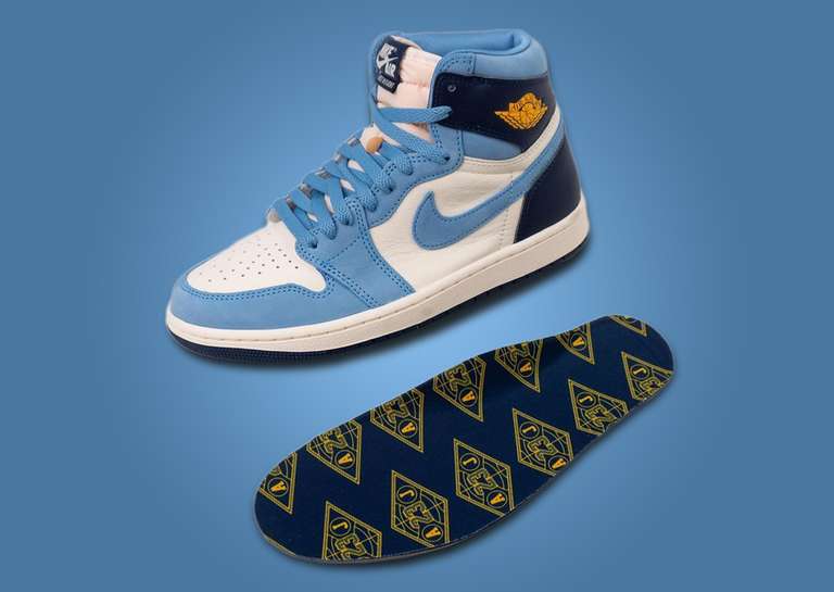 Air Jordan 1 Retro High OG First in Flight (W) Lateral and Insole