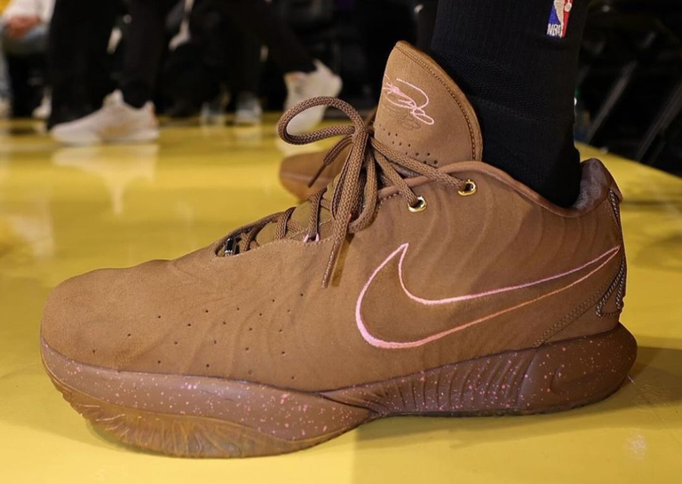 The UNKNWN x Nike LeBron 21 Releases 2024