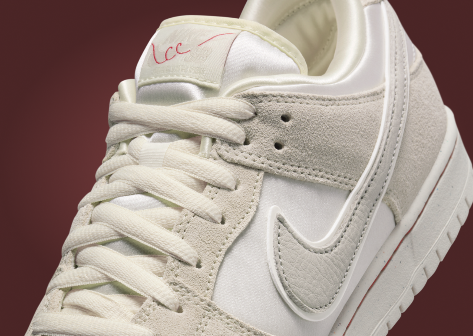 Nike SB Dunk Low Valentine's Day City of Love Light Bone Detail