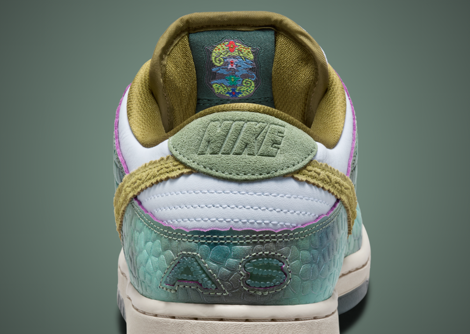 Alexis Sablone x Nike SB Dunk Low Heel Detail