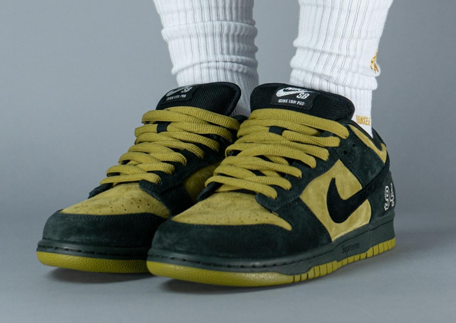 Supreme x Nike SB Dunk Low Camper Green Angle