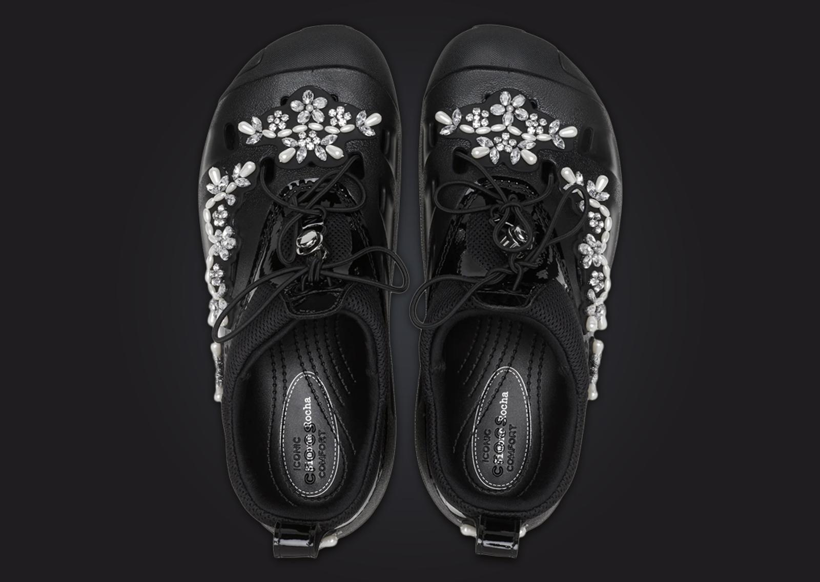 Simone Rocha x Crocs Quick Trail Black Top