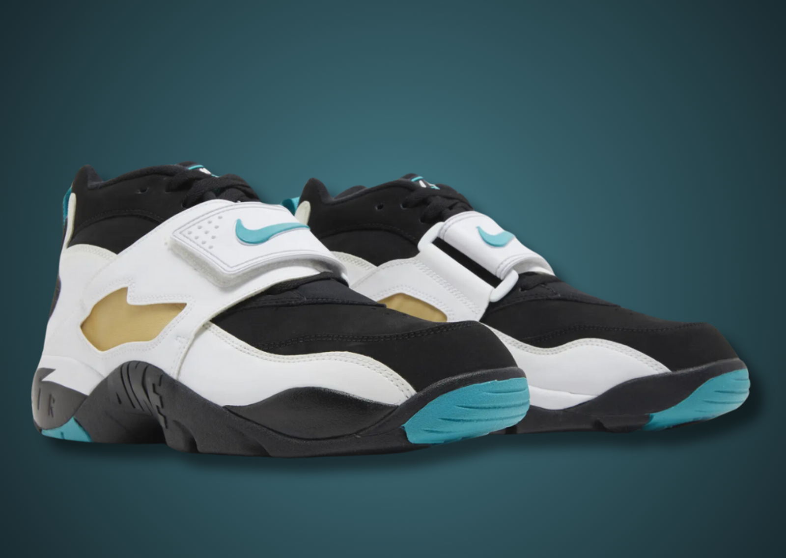 Nike Air Diamond Turf Emerald Angle