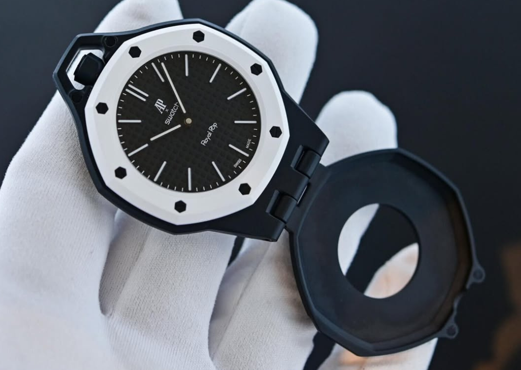 swatch×AP  pop ホワイト／ブラック Official Look at the Audemars Piguet x Swatch Royal Pop