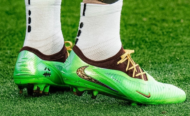 Travis Scott x Nike Phantom 6 Cleat