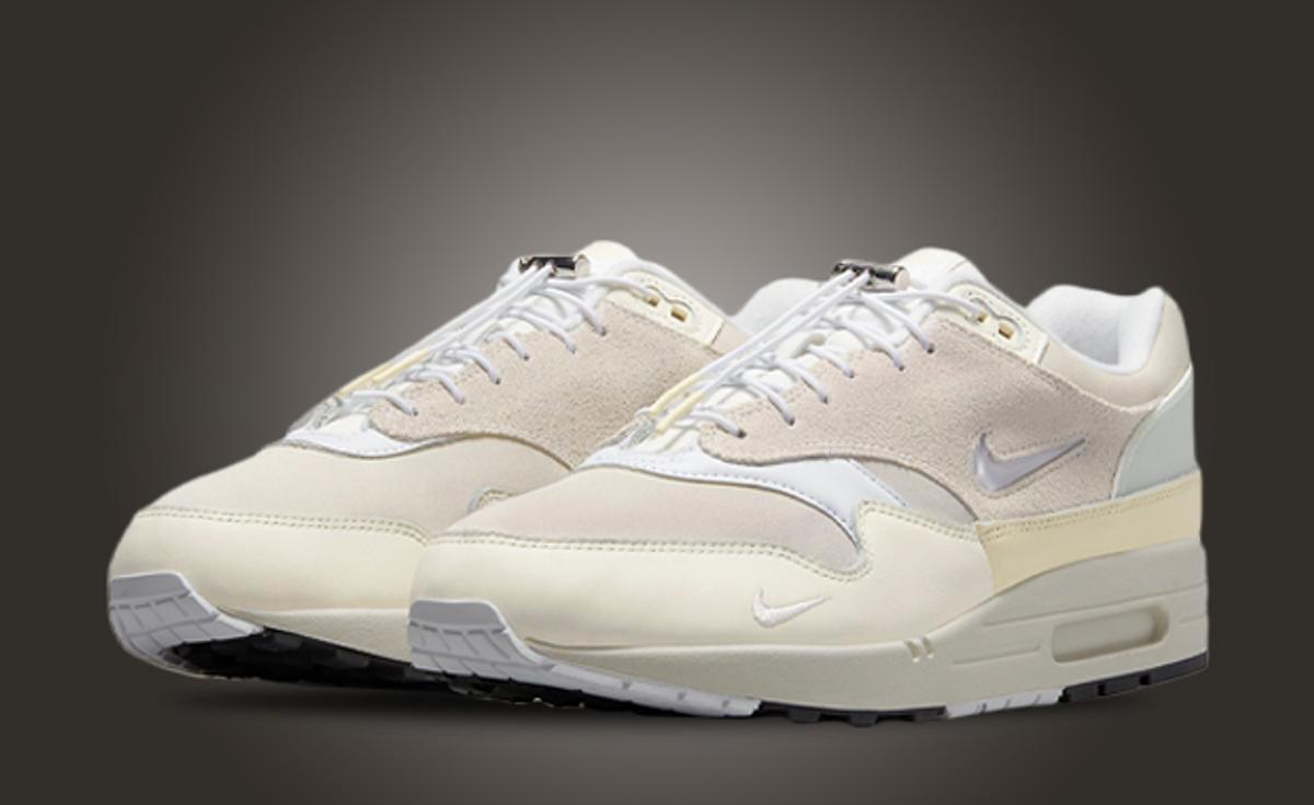 Nike Blocks Out The Bubble On This Air Max 1 For Hangul Day