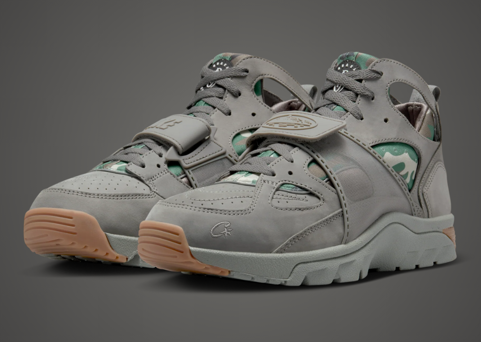 Corteiz x Nike Air Trainer Huarache Flat Pewter Angle