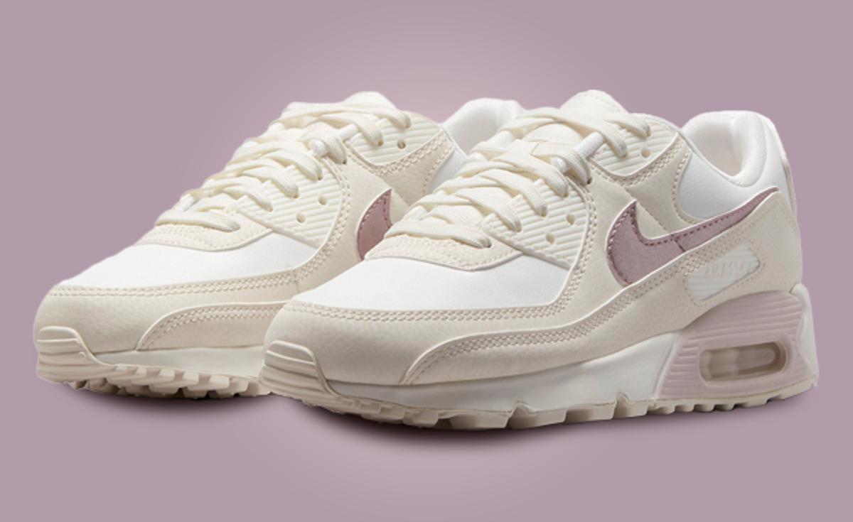 Nike's Air Max 90 Phantom Pink Oxford Was Made For The Spring Season