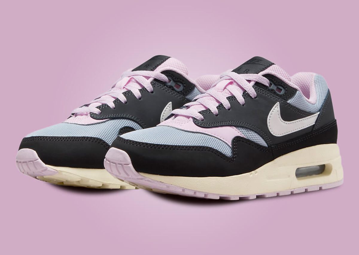 Pink Foam Highlights the Nike 1 Air Anthracite Max Black