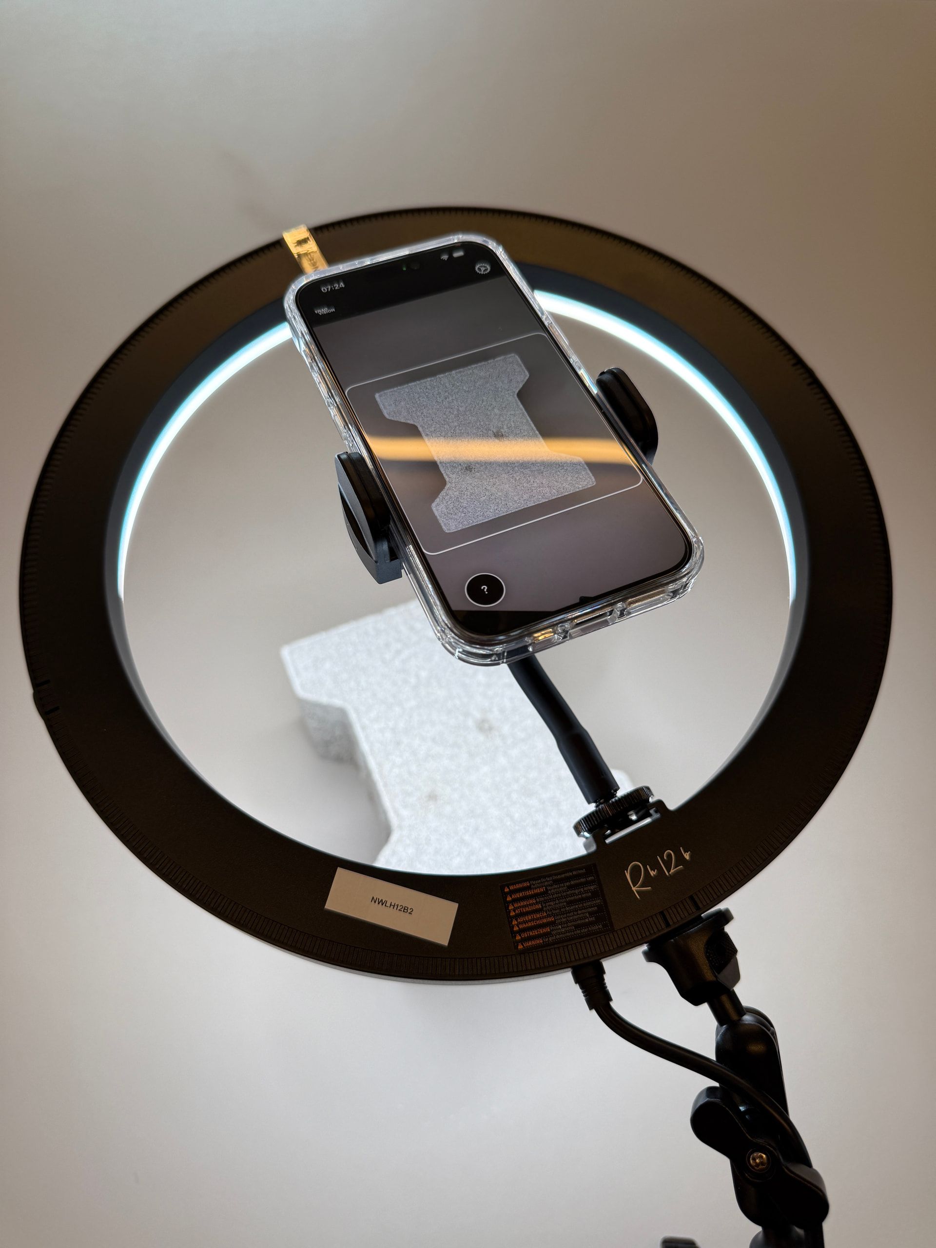 Pourquoi ton inspection visuelle par IA n'a pas besoin d'un éclairage à 500 € (et ce qui marche vraiment)