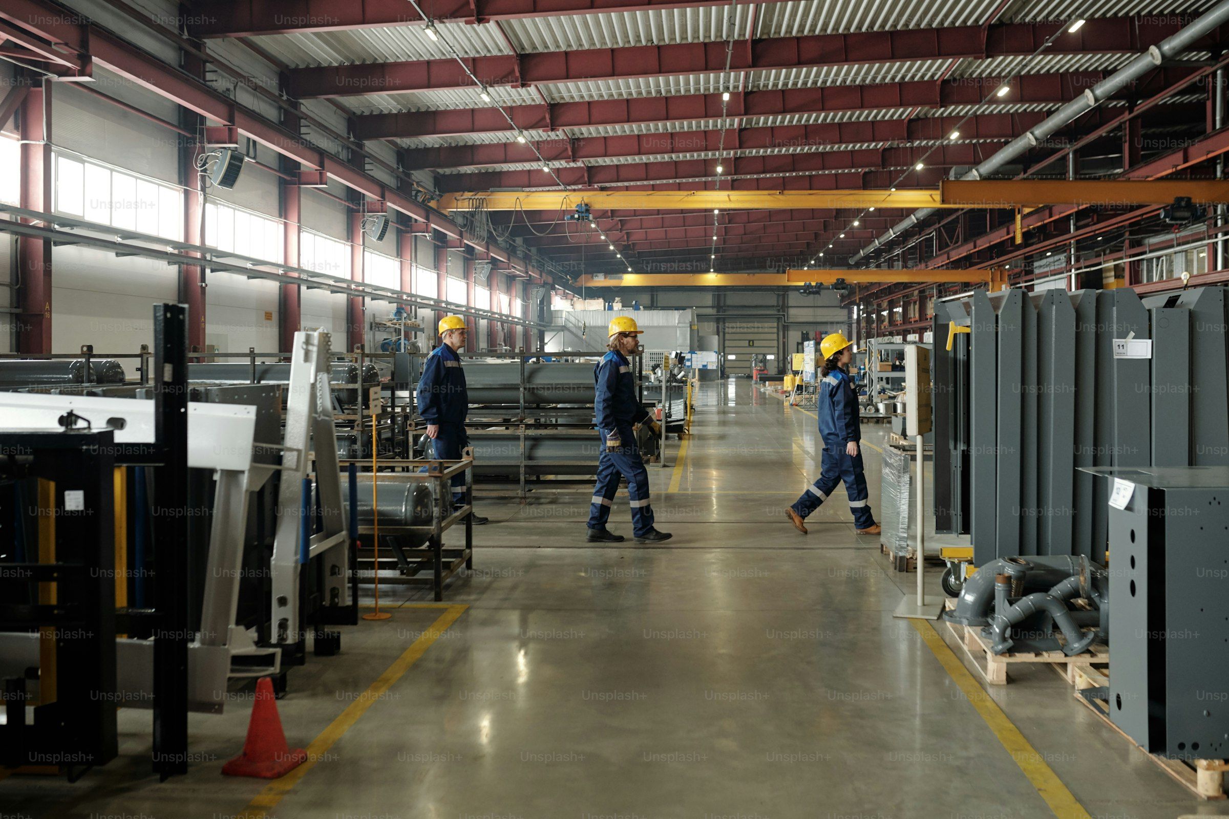 OEE benchmark by industry 2026: real numbers from 412 plants