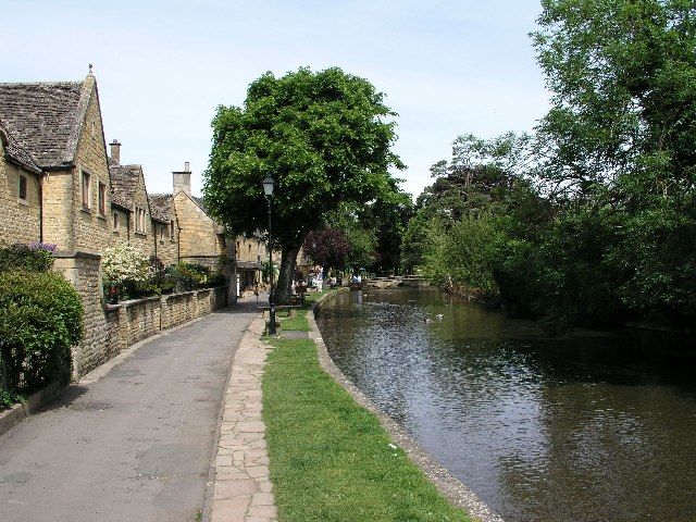 The River Windrush and stone bridges at Bourton-on-the-Water