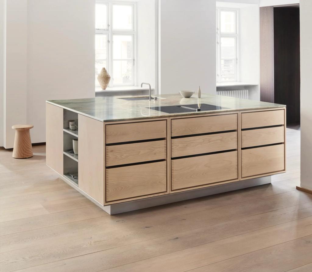OEO Studio designed kitchen with Garde Hvalsøe showroom