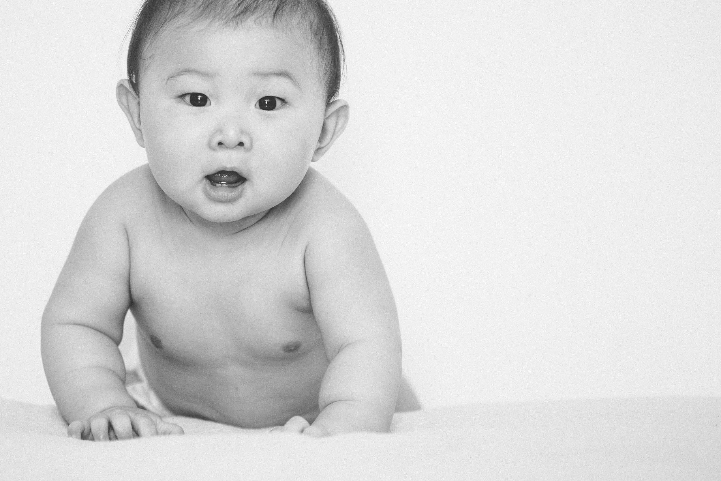 LITTLE ONES & NEWBORN PHOTOGRAPHY image 2