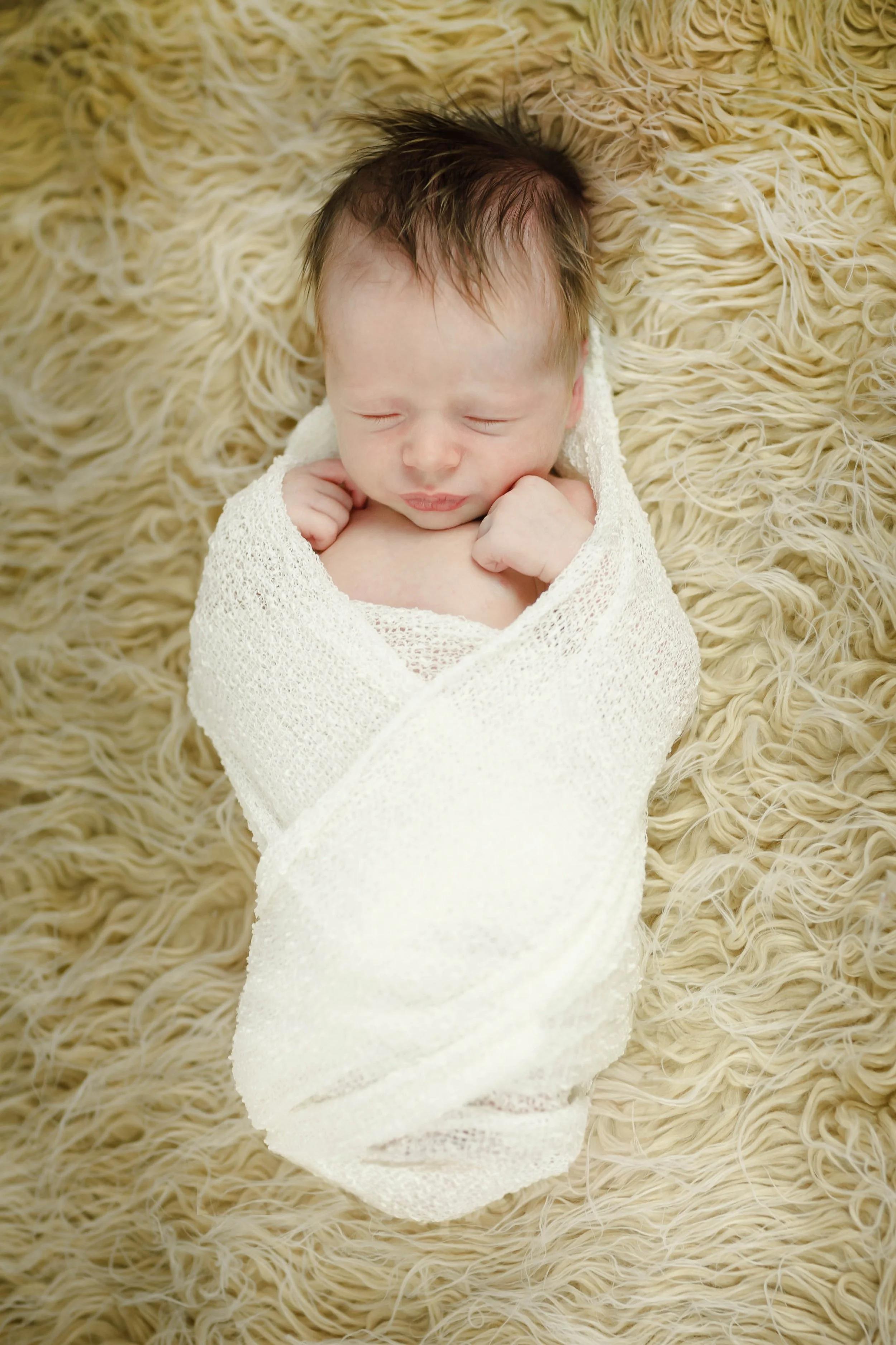 LITTLE ONES & NEWBORN PHOTOGRAPHY image 1