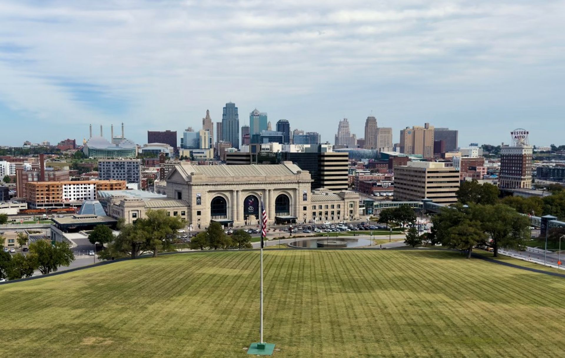 Kansas City Missouri skyline with Union Station and downtown