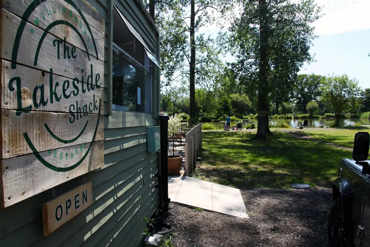 The lakeside shack restaurant