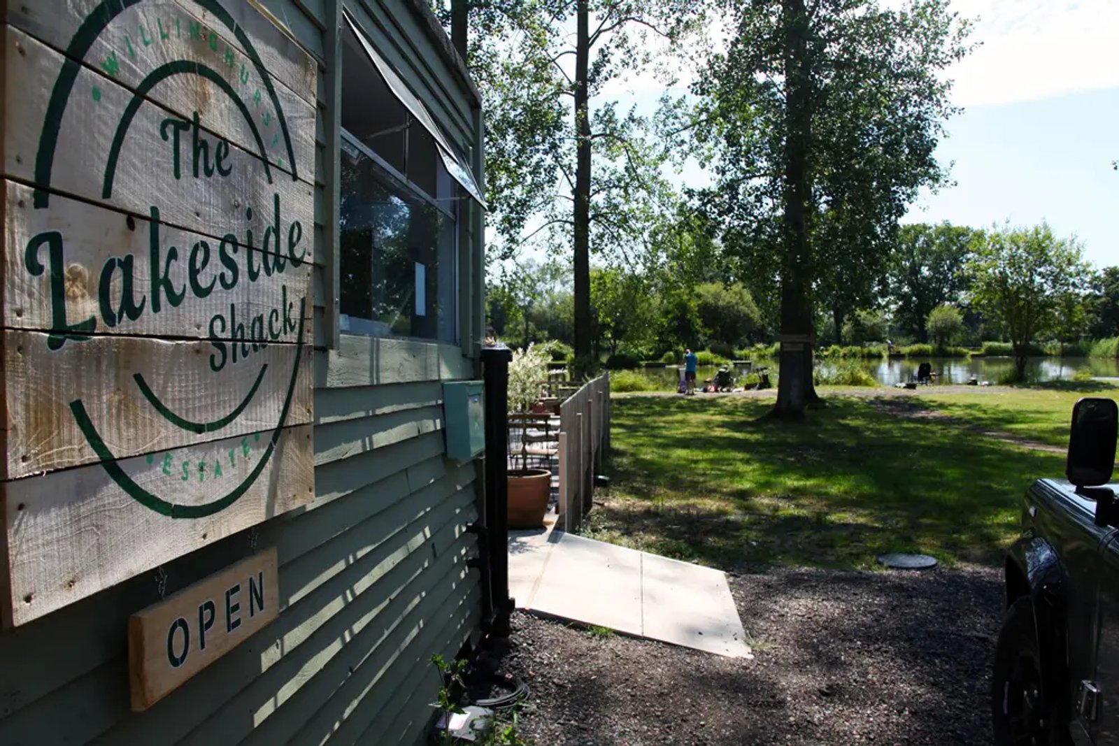 The lakeside shack restaurant