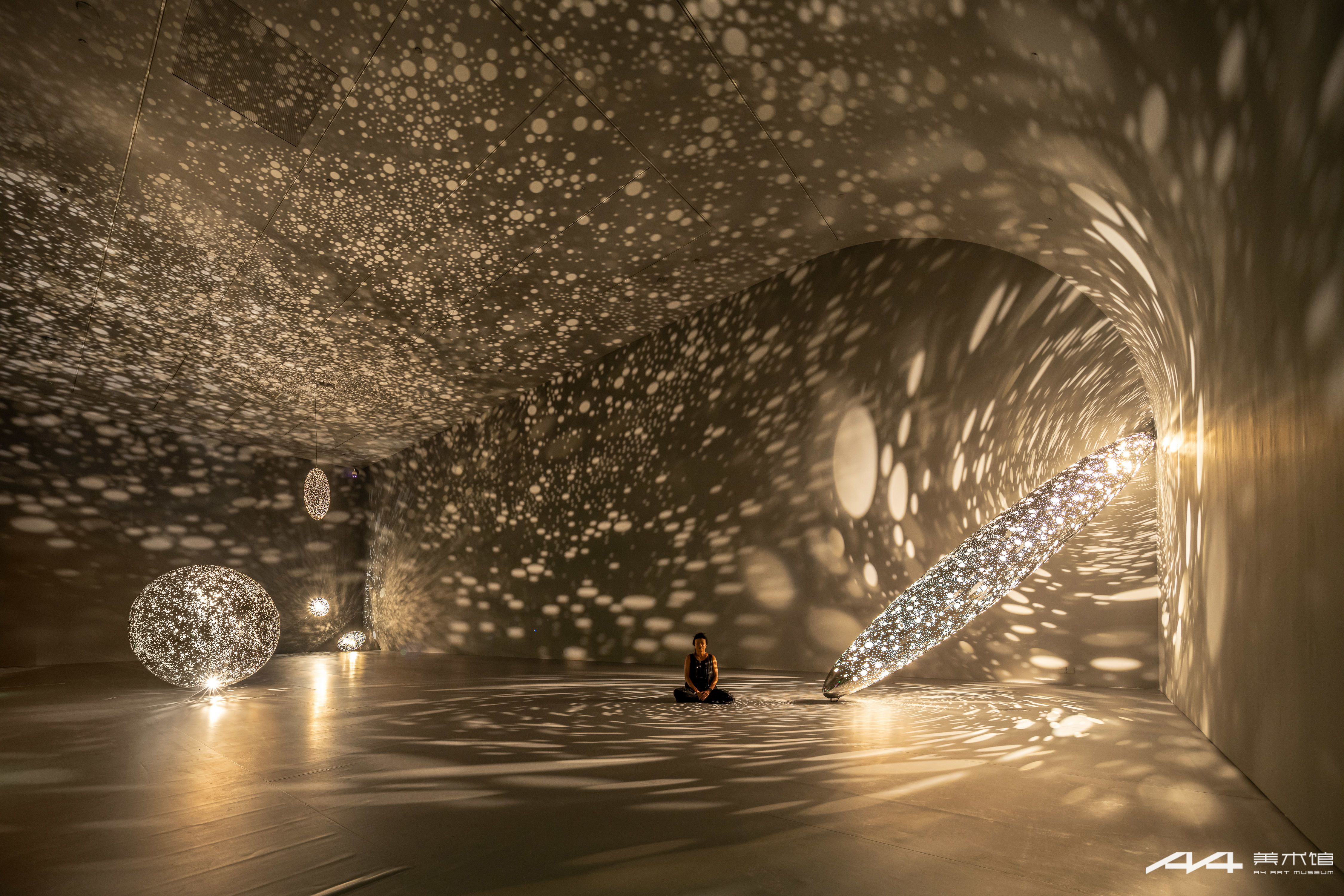 Myriad States Between Myriad Worlds – Sullivan+Strumpf
