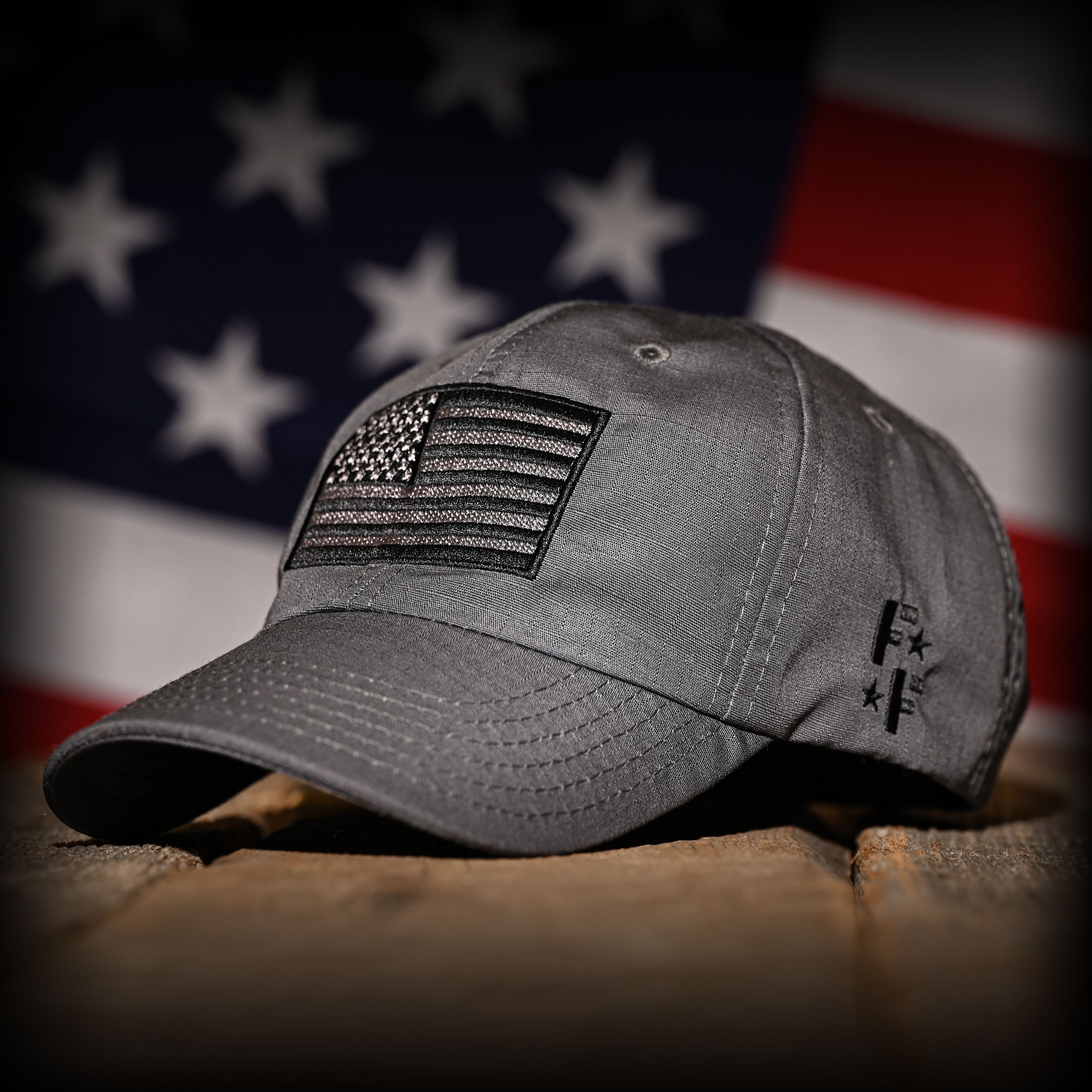 Black american flag fitted hat online