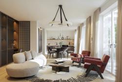 Missing alternative text