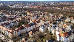 Missing alternative text