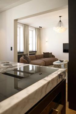 Missing alternative text