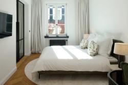 Missing alternative text