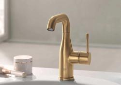 Missing alternative text