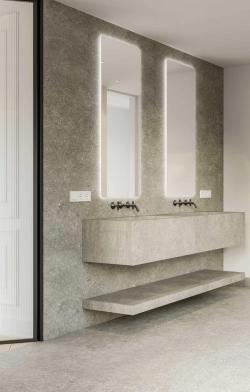 Missing alternative text