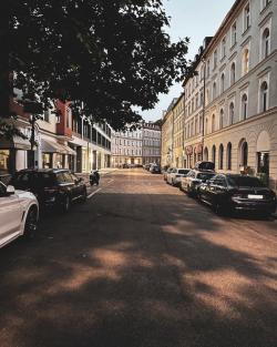 Missing alternative text