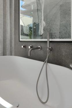 Missing alternative text