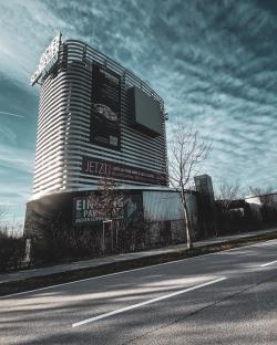 Missing alternative text