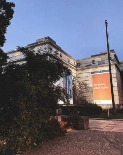 Missing alternative text