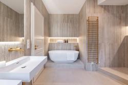 Missing alternative text