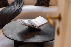 Missing alternative text