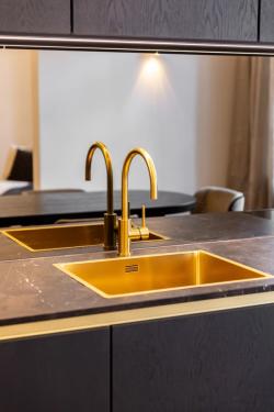 Missing alternative text