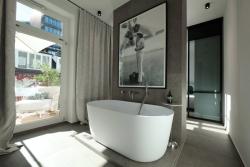 Missing alternative text