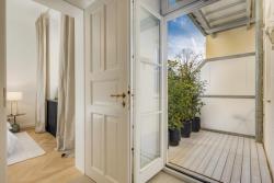 Missing alternative text